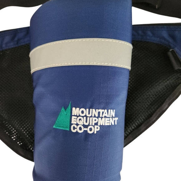 MEC (Mountain Equipment Co-op) Modular Hydration Waist Pack โ adjustable - Picture 6 of 12